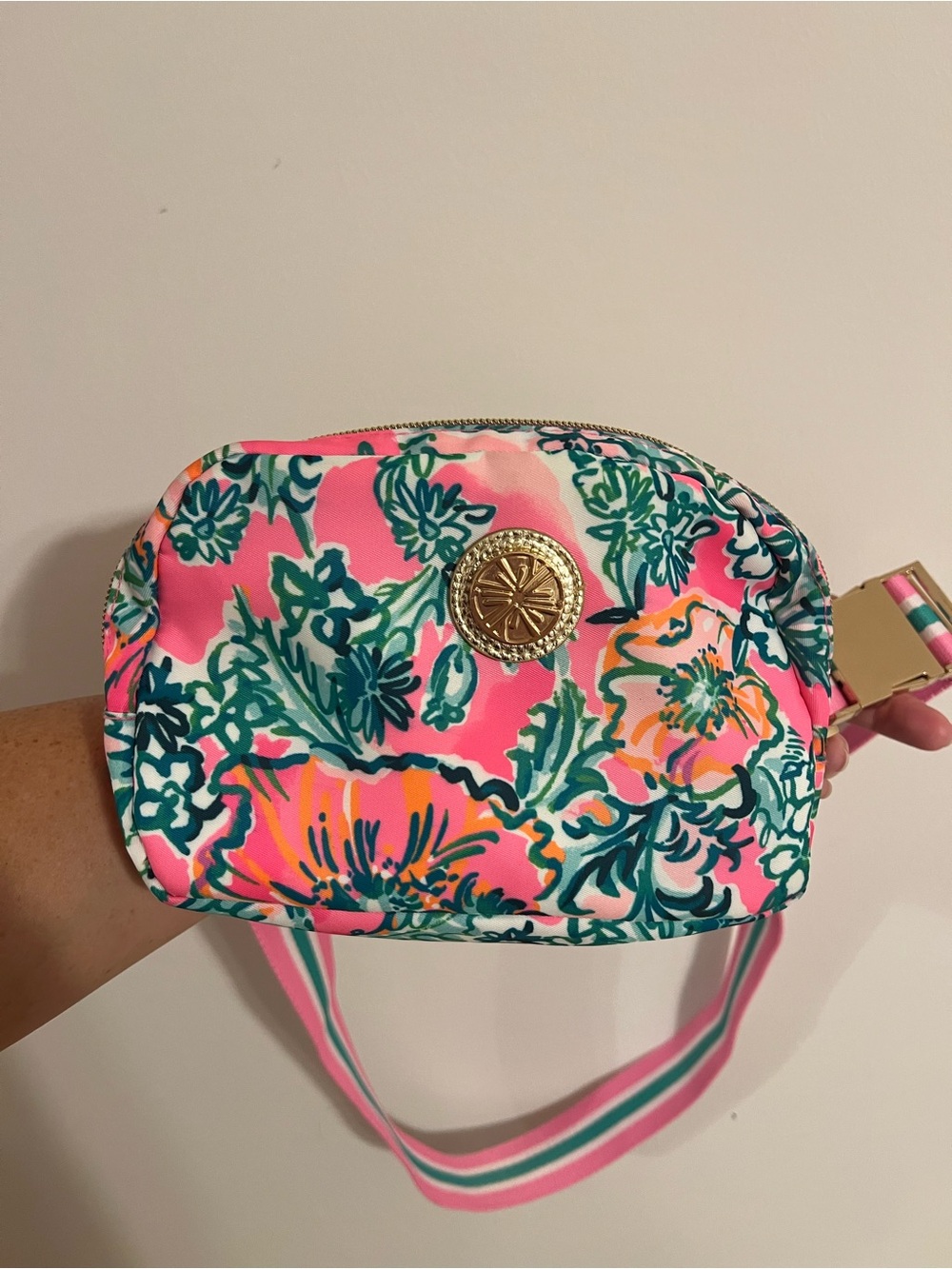 Lilly Pulitzer Vibrant Pink Floral Crossbody Bag with Gold Medallion